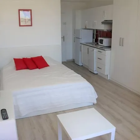 99, Héliopolis E Au Village Naturiste