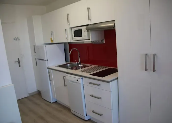 99, Heliopolis E Au Village Naturiste * آجد